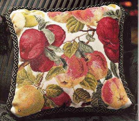 подушка с яблоками.jpg