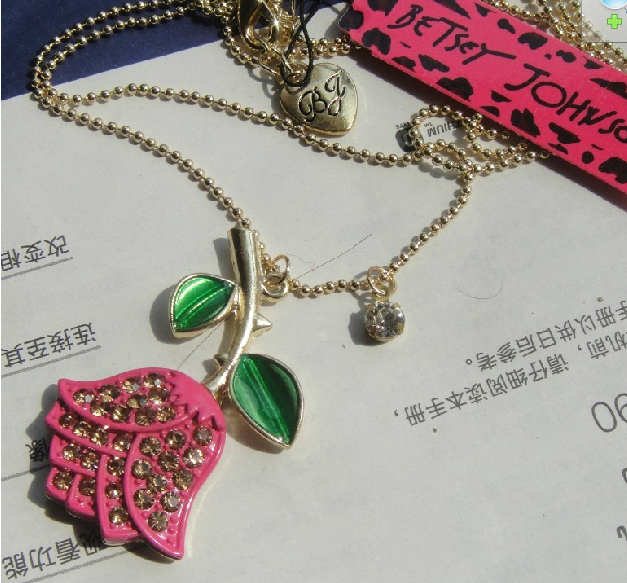����� �� Betsey Johnson