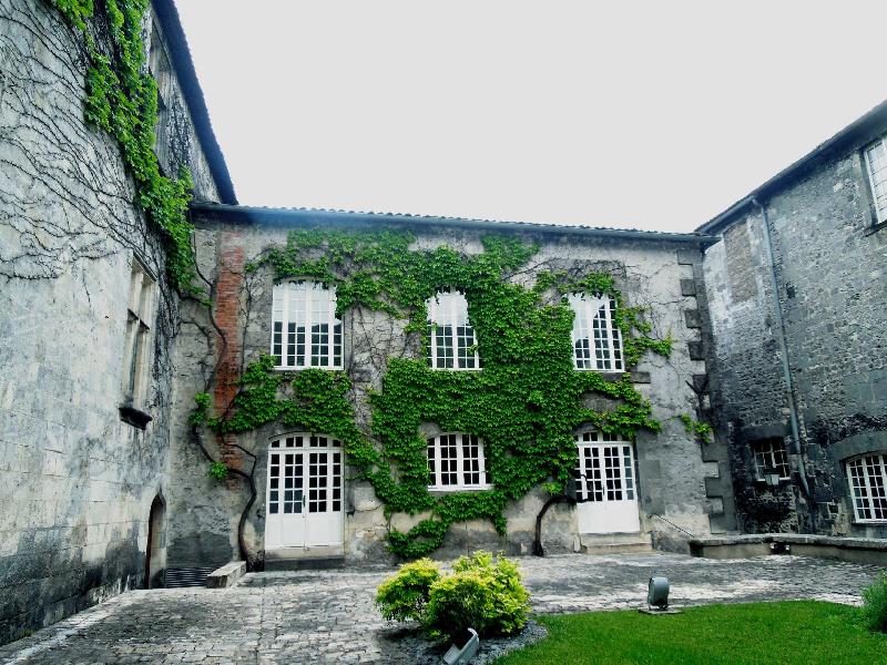 ������ (Cognac)