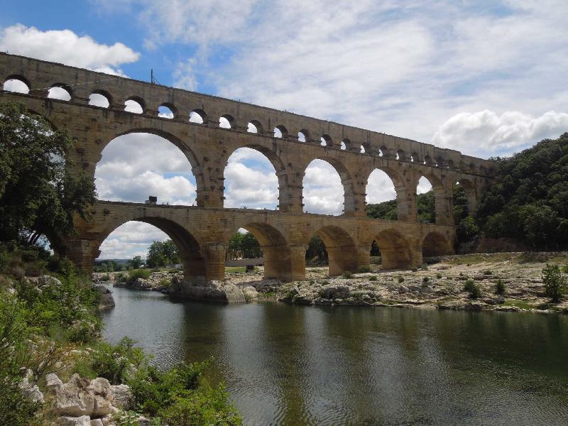 ���-��-��� (Pont du Gard)