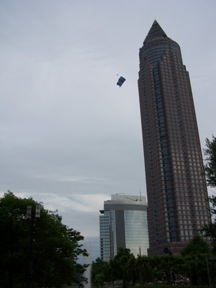 ������������ � ��������� (MesseTurm)