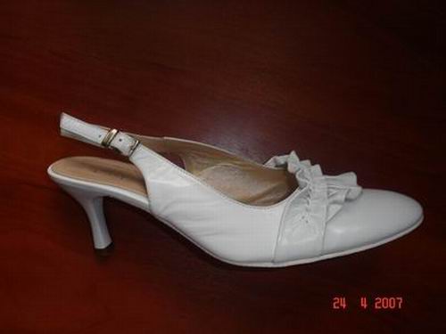 �����
